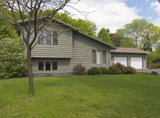 2180 Erin Ct, New Brighton, MN 55112