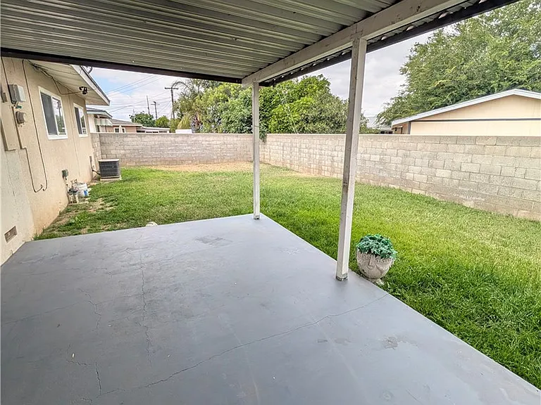8641 Garfield St — Photo 15