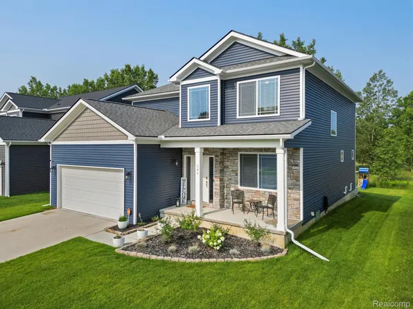 346 Hidden Riv E, Holly, MI 48442