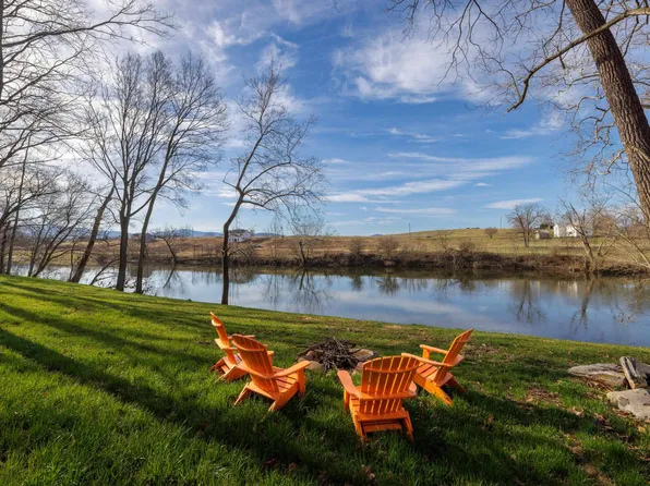 4453 Park Way, Elkton, VA 22827