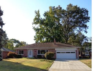 7400 Cheshire Ln, Saint Louis, MO