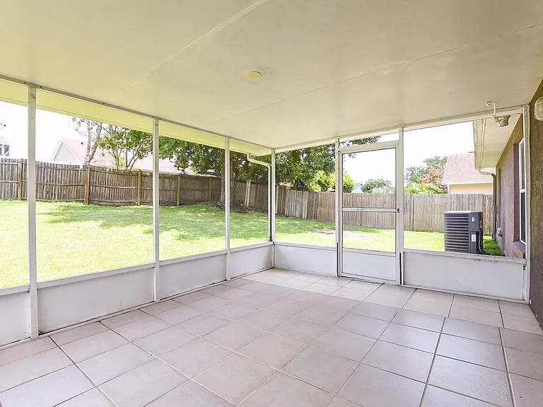 2556 Coachbridge Ct — Photo 7
