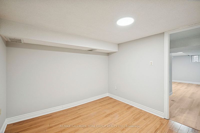Toronto House for rent - 4 Bedrooms — photo 20