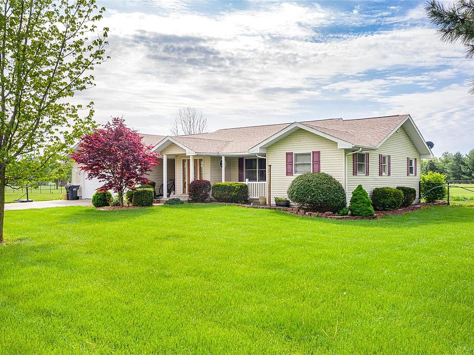 1st image of 6 Deer Hollow Ln