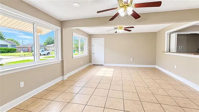 3 bed, 1.5 bath, 1135 sqft, $1,450 — Photo 2