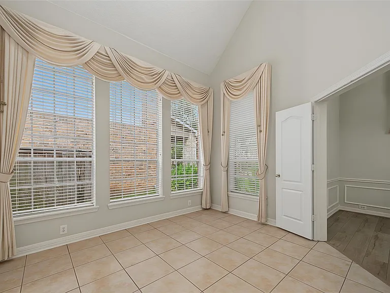 5807 Bayberry Way — Photo 8