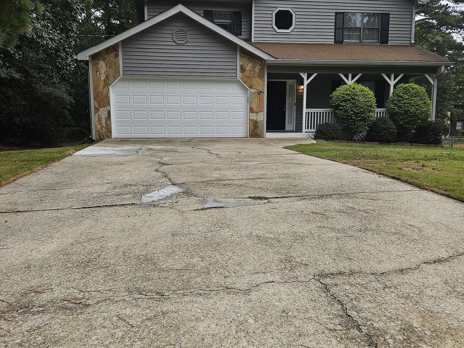 3 bed, 1836 sqft, $2,400 — Photo 1