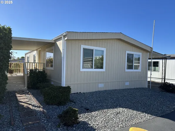 15889 Sunset Strip Space 30, Brookings, OR 97415