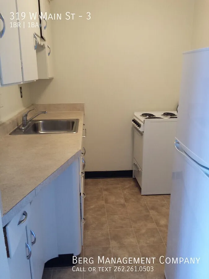 One Bedroom Downtown Waukesha — Photo 2