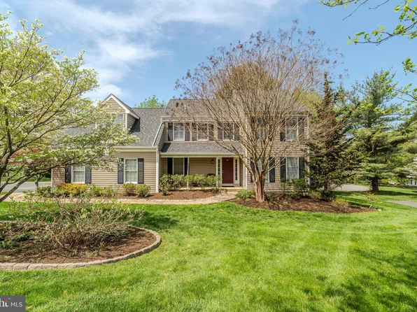 276 Spring Run Ln, Downingtown, PA 19335