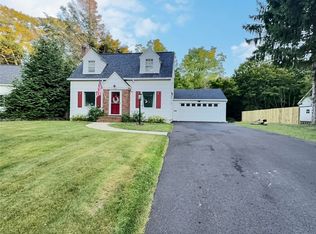 184 Pinewood Trl, Rochester, NY 14617