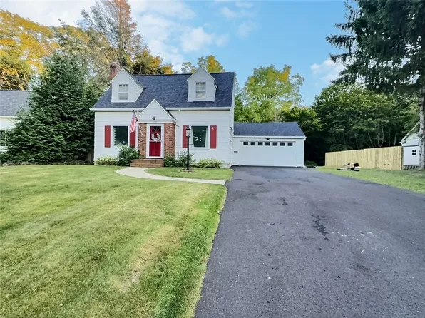 184 Pinewood Trl, Rochester, NY 14617