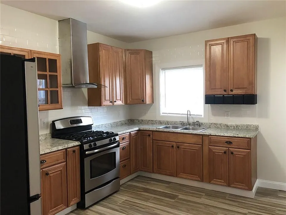 93 Chapin Ave #95