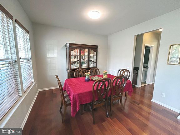 5th image of 724 N Haines Cir