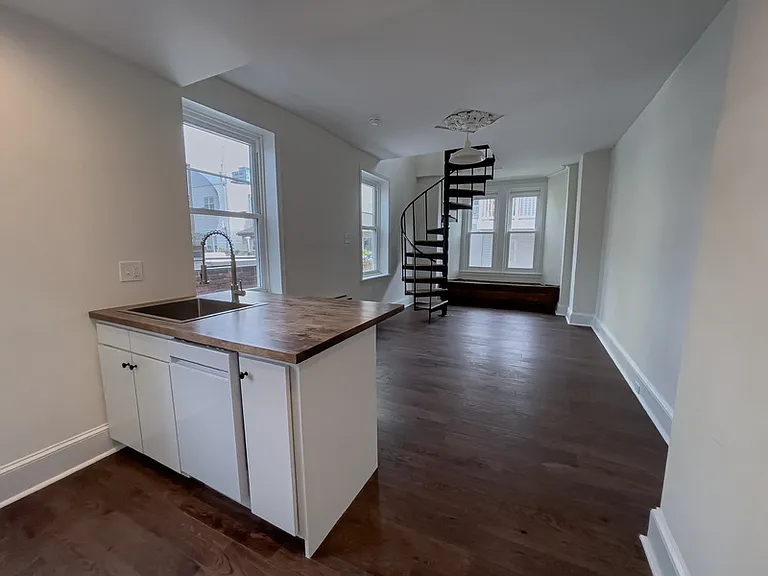 1832-34 Callowhill St #D — Photo 16