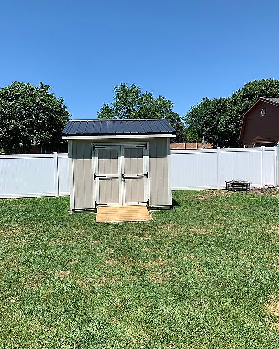 2nd image of 6930 Roberta Dr