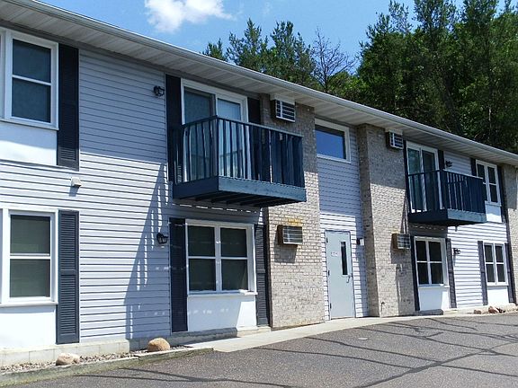 2nd image of 927 Briar Ln #1