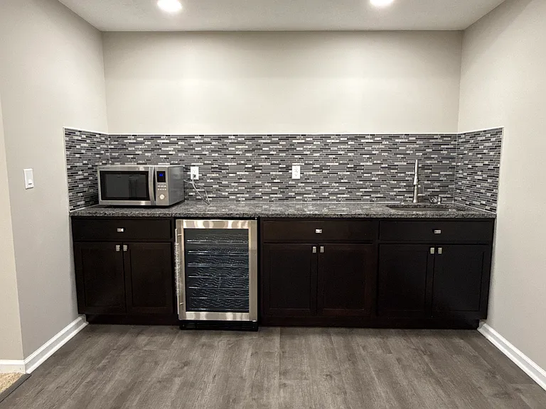9398 Dewitt Dr — Photo 27