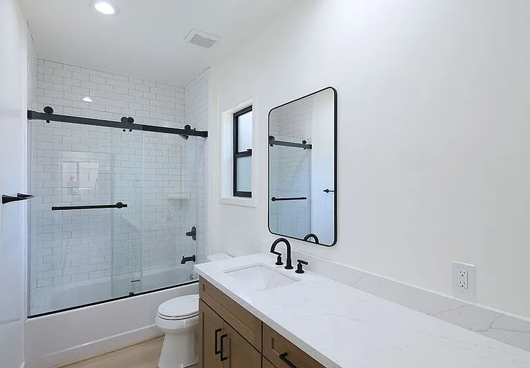2121-2123 Glenada Ave #2121 — Photo 13