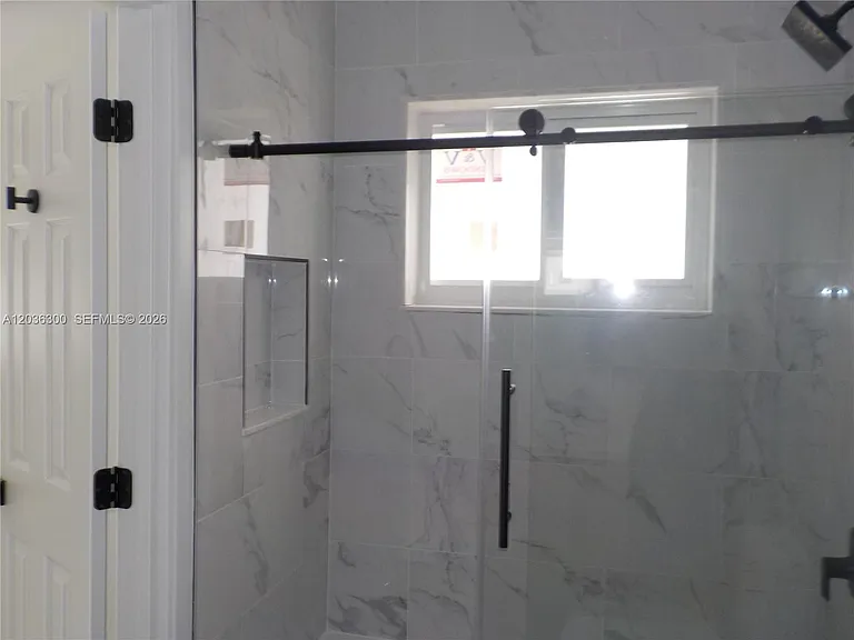 1565 Thumb Point Dr — Photo 38