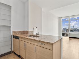 125 W 31st St