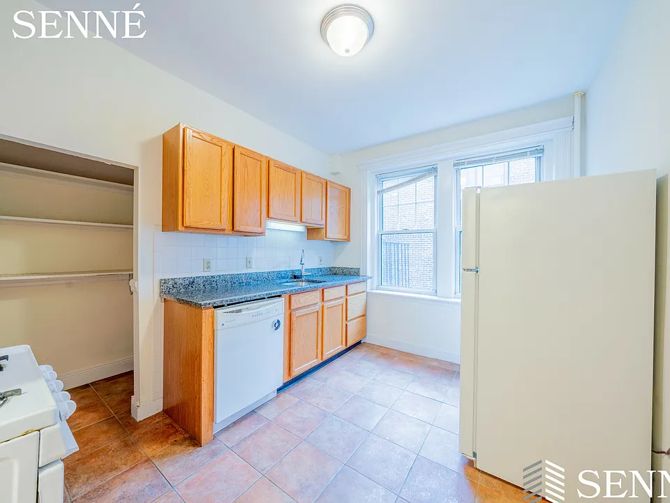 333 Harvard St #9