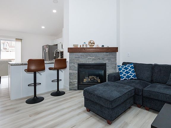 5th image of 8 Rock Garden Ct APT 1