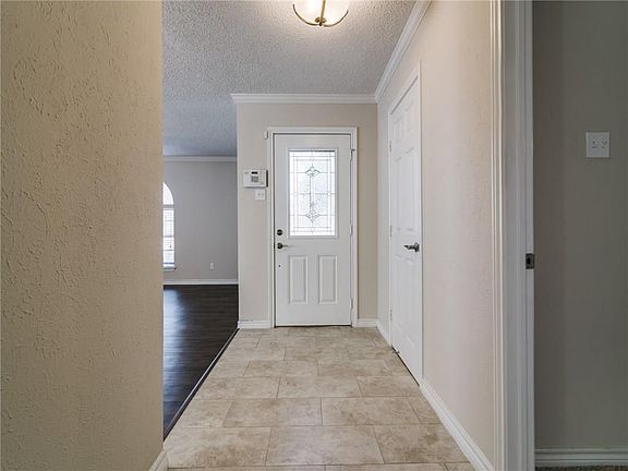 3rd image of 2821 Saint George Dr