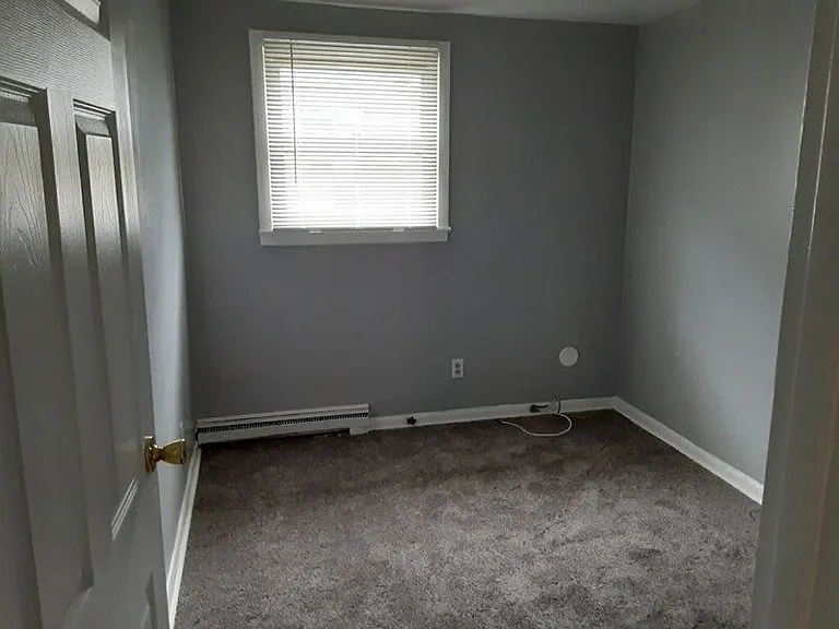 Willow Gardens Apartments — Photo 13