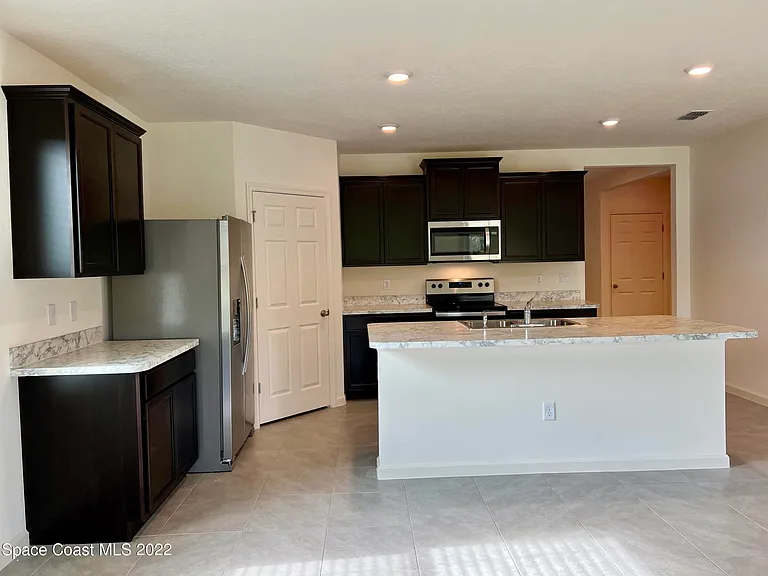 3400 Burrowing Owl Dr — Photo 6