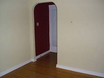 2nd image of 117 Ord St
