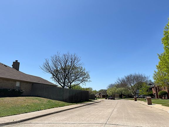 4th image of 1871 Random Oaks Dr