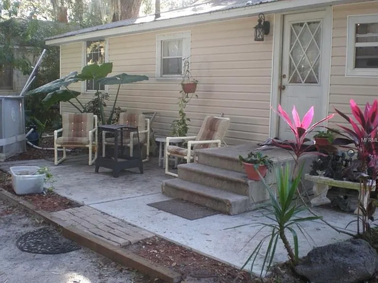 724 McKenzie St — Photo 5