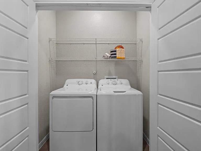 Redbird Ridge Apartments — Photo 16