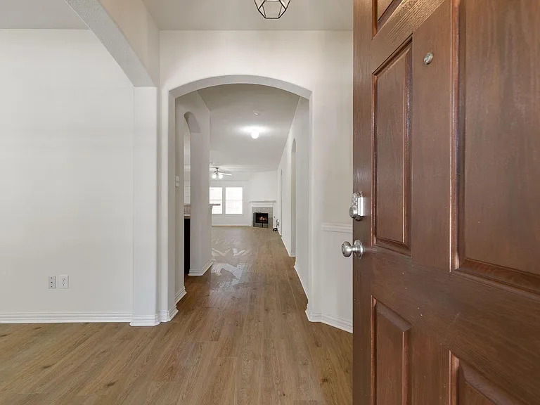 8306 Nicholson Dr — Photo 4