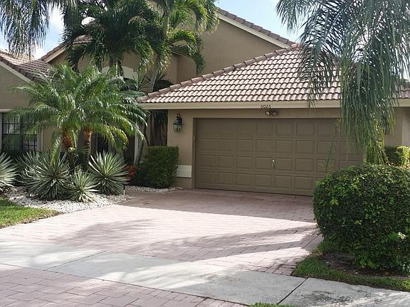 3rd image of 6026 Golf Villas Dr