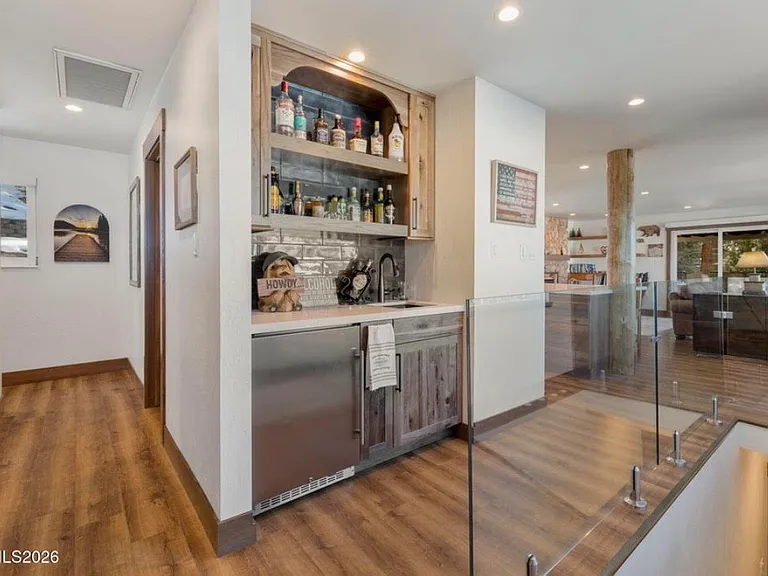 Entertain with your wet-bar/breakfast bar!