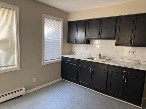 144 Brill St #1R, Newark, NJ 07105