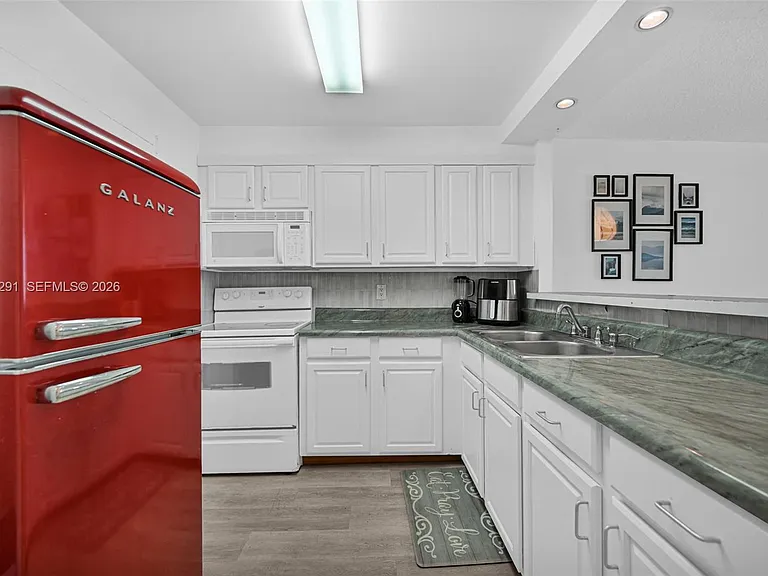 345 Ocean Dr #623 — Photo 23
