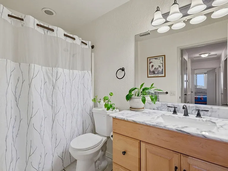 229 Silver Leaf Dr #B — Photo 15