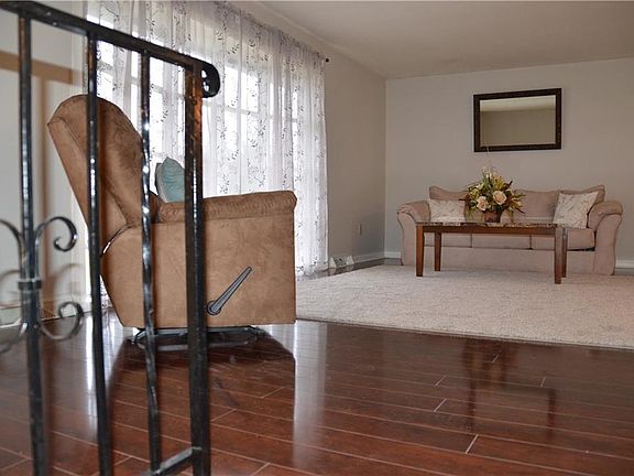5th image of 6177 Barry Ct