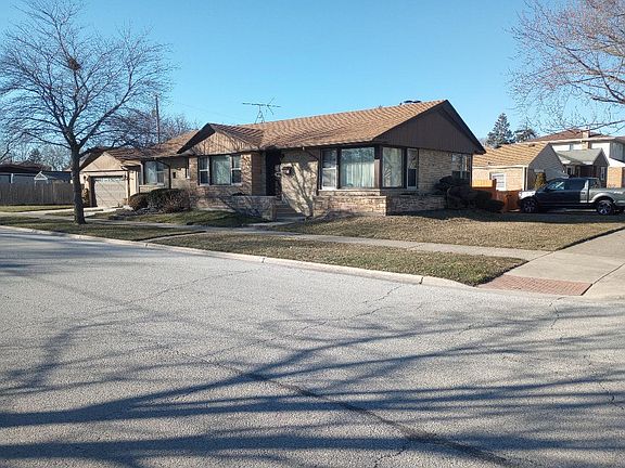 3rd image of 3330 W 102nd St