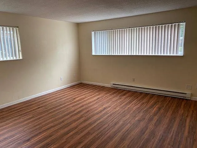 861 SW Adams Ave #4