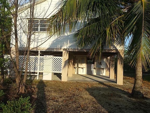 2nd image of 3682 Southseas St