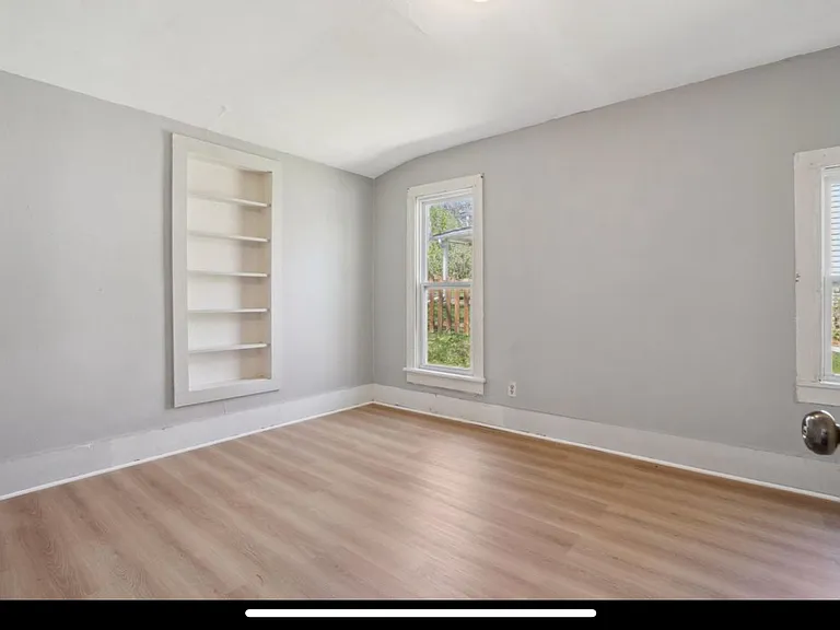 705 W 17th St — Photo 10