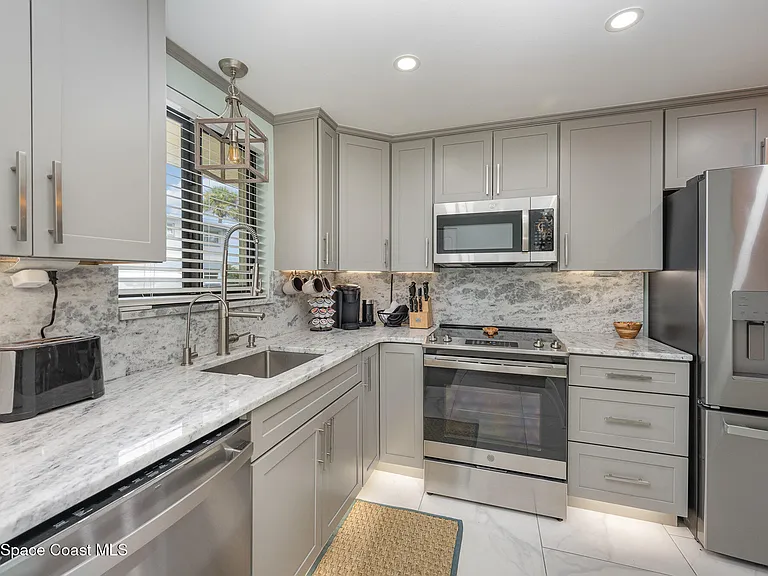 7101 Ridgewood Ave #102 — Photo 7