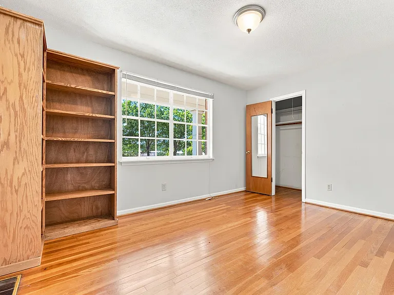 1002 Willow Dr #30 — Photo 2