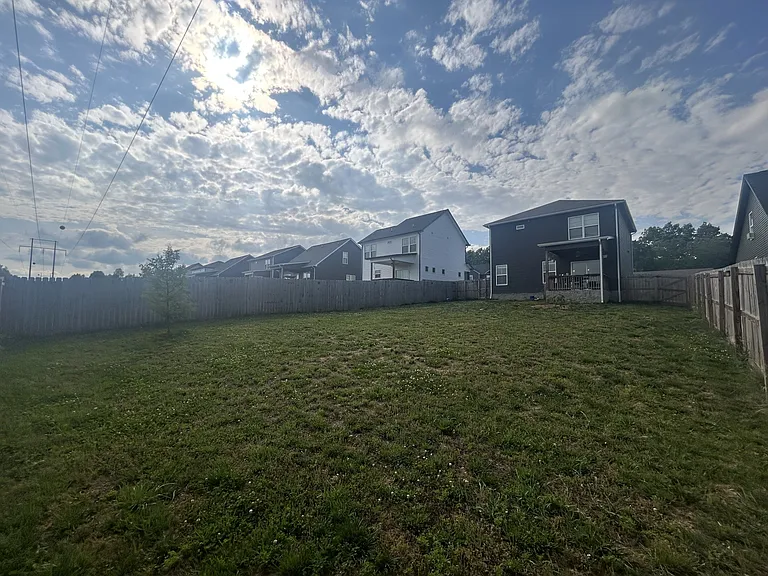 427 Mattingly Dr — Photo 26