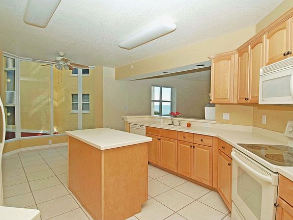 Spacious Kitchen