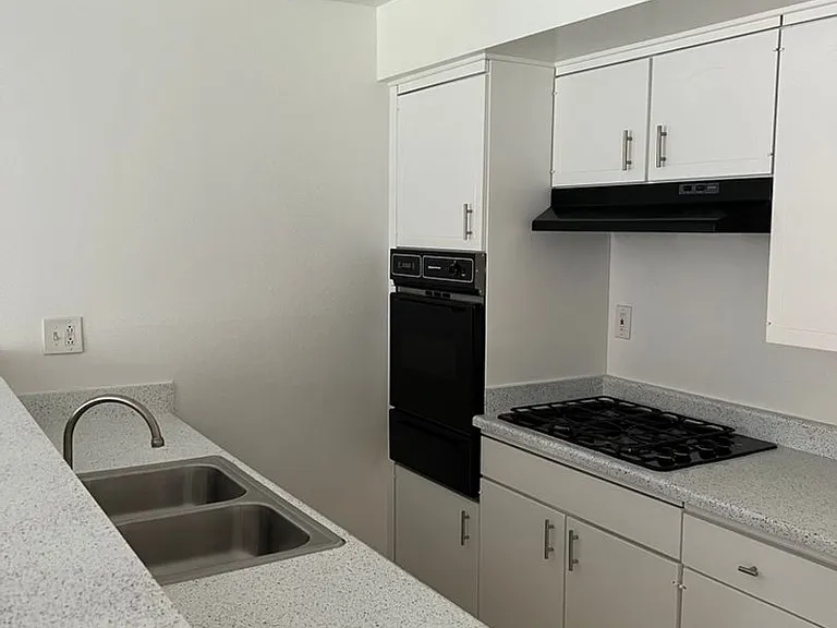 602 Cypress — Photo 1